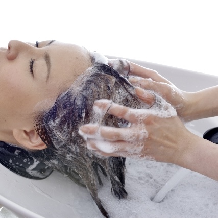 兵庫県宝塚、川西、塚口に３店舗、京都府高倉に１店舗展開。髪質・頭皮改善専門美容室アリシアン(美容院ALLICIANT) お得なキャンペーンメニューや髪質改善情報・アクセスマップ、求人情報なども掲載！ 髪整形 イノベーション Badens バーデンス 人気 ヘアサロン